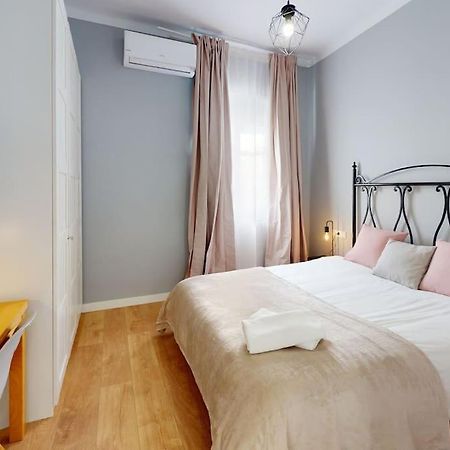 Bright Flat Rosaleda Apartment Malaga Exterior photo